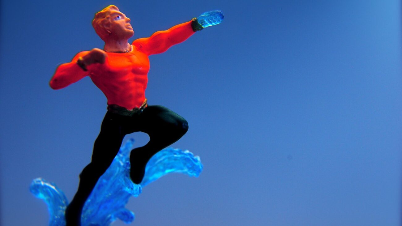 Aquaman water hand figure