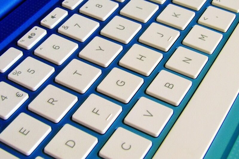 Global PC sales at eight year low