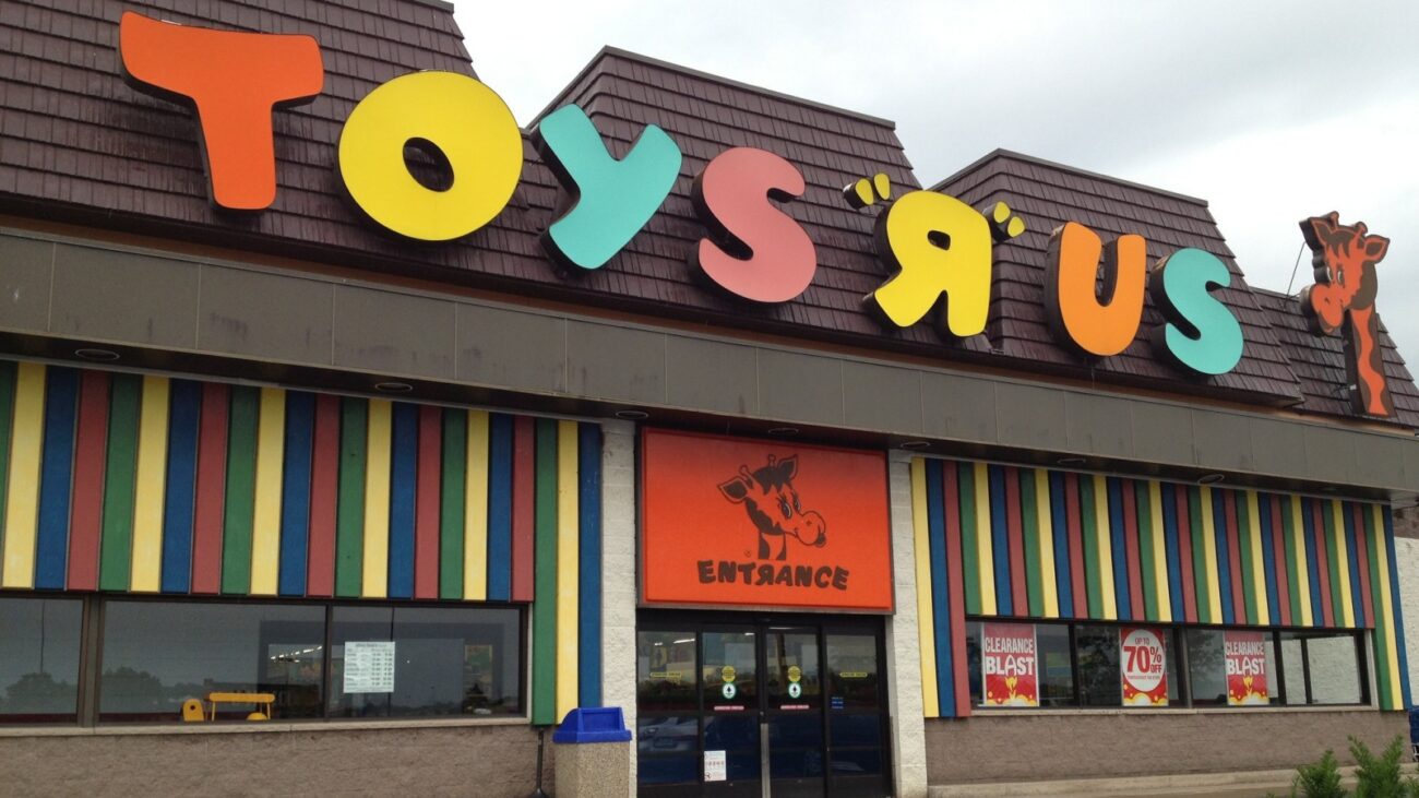 Toys R Us store