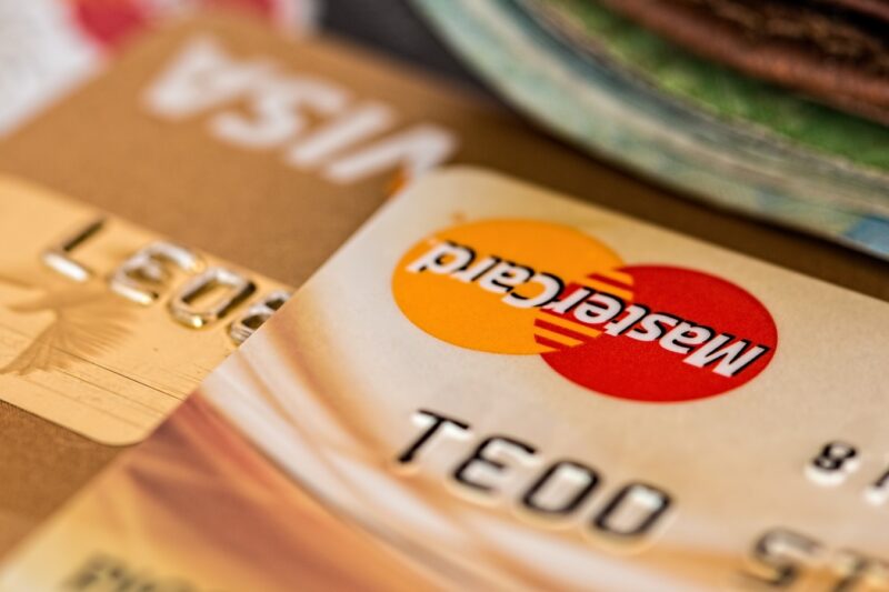 The top online payment method is… the credit card?