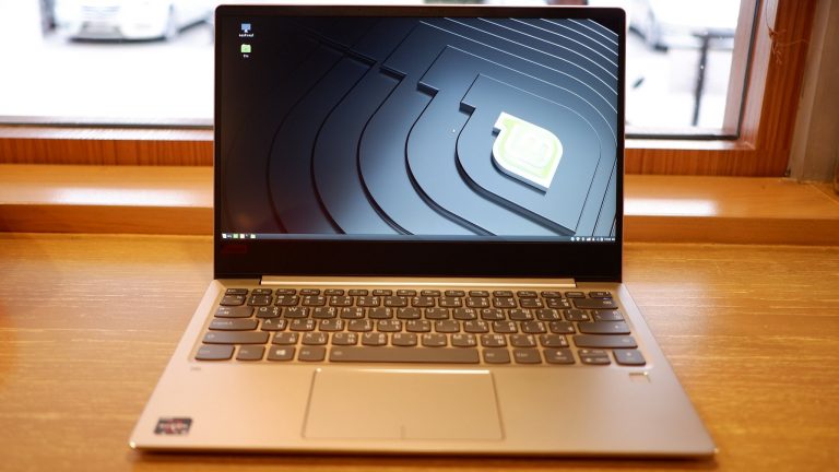 Linux Mint on laptop