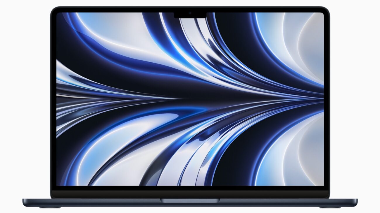 2022 black MacBook Air