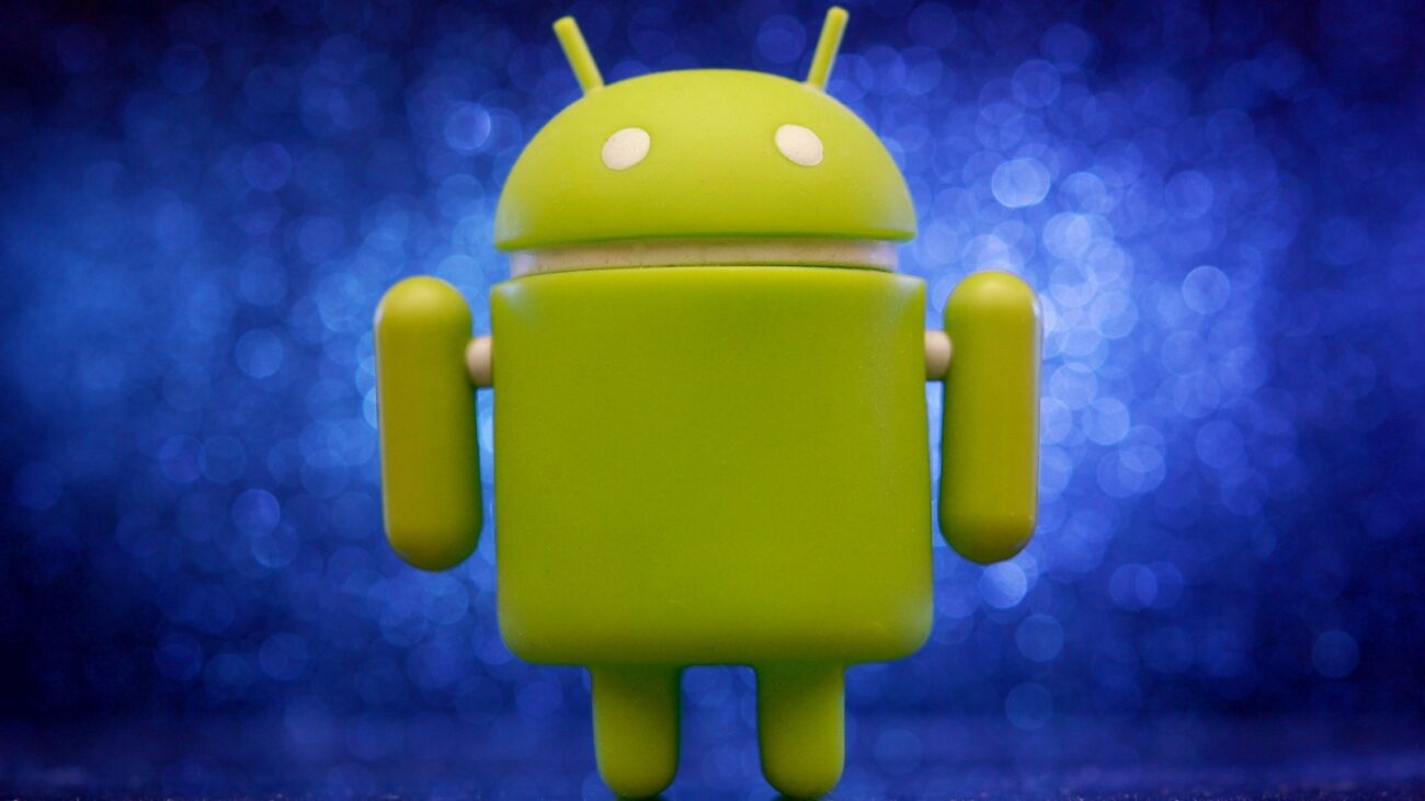 Android robot mascot toy