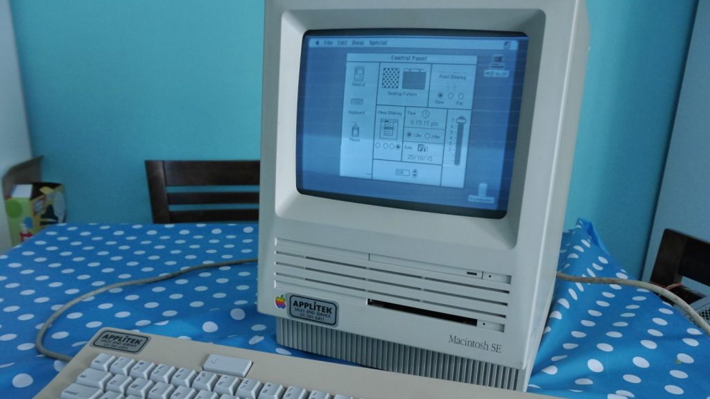 Macintosh SE
